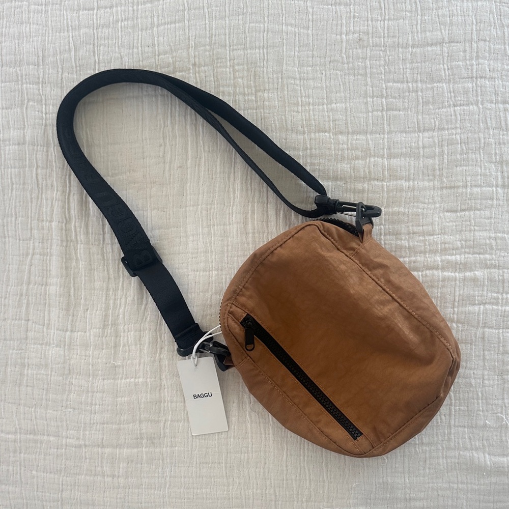 NWT BAGGU Sport Crossbody Bag RARE
